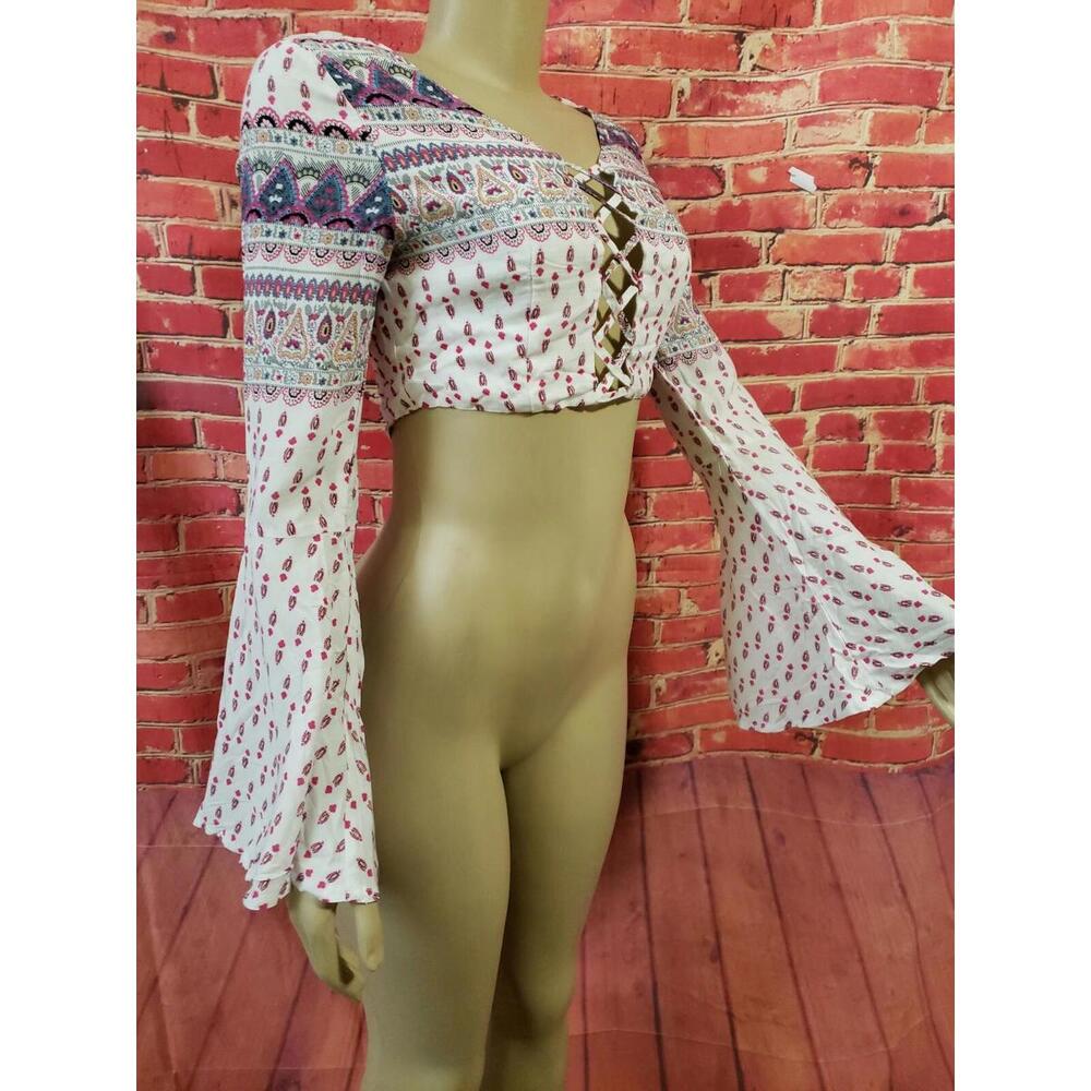 One Way Women White Blue Long Flare Sleeve Cropped Top size 10 NWT $124 (B4)